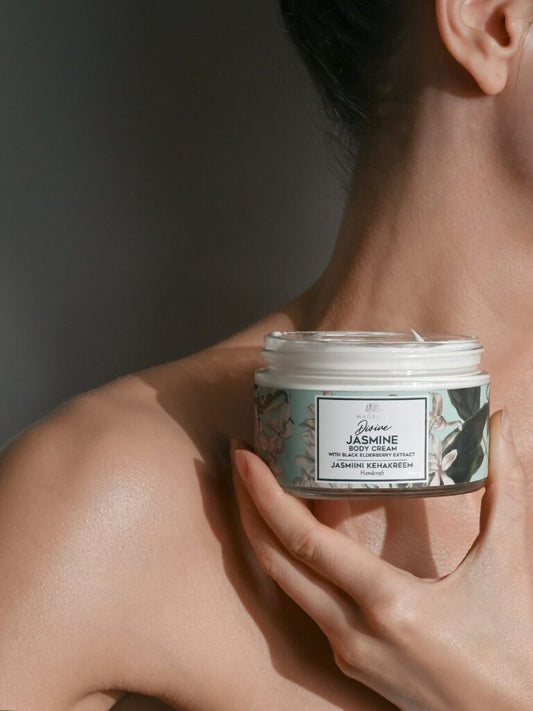 Jasmine Body Cream mit schwarzem Holunderbeerenextrakt