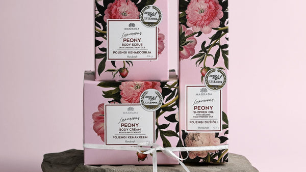 Weihnachtsgeschenke für Kunden: Naturkosmetik-Geschenkset mit festlicher Schleife von LACARLA