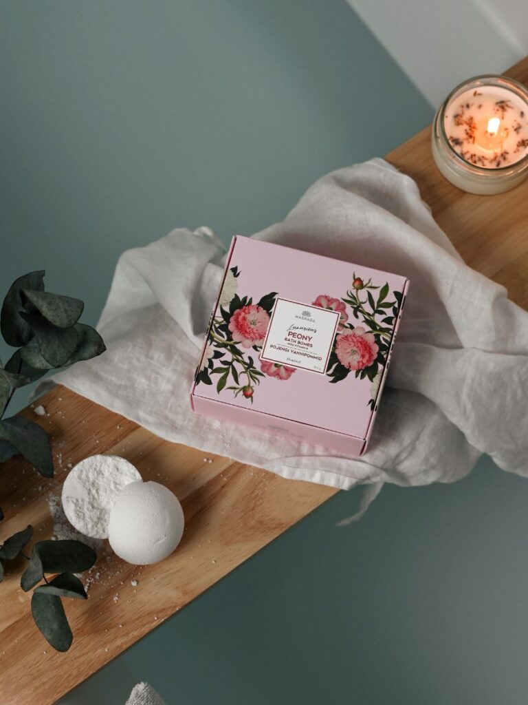 Geschenkset für die Badewanne mit Badebomben, Duftkerze und eleganter Geschenkverpackung – perfekte kleine Aufmerksamkeit für Wellnessliebhaber