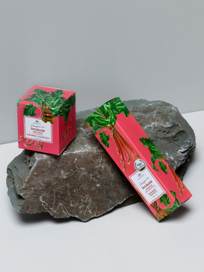 Verpackung des preisgekrönten LACARLA Rhabarber Feuchtigkeitsshampoos und der Rhabarber-Haarmaske