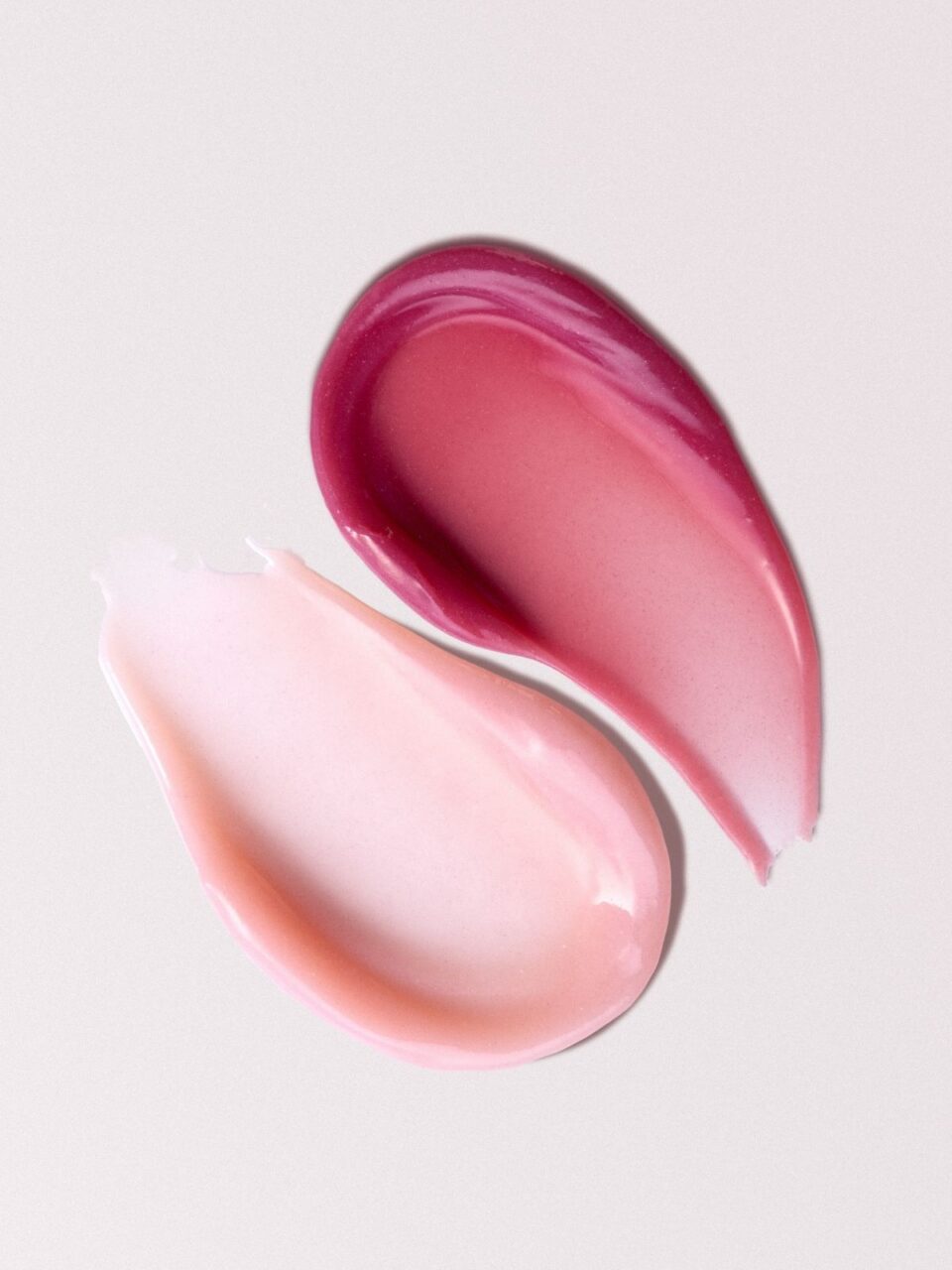 Texturen des Lip Treatment mit Peptiden und Hyaluronsäure