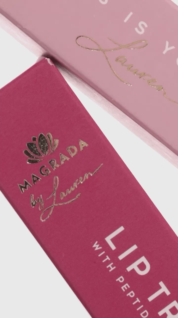 Lip Treatment neben einer Crème brûlée mit Vanille- und Karamellduft